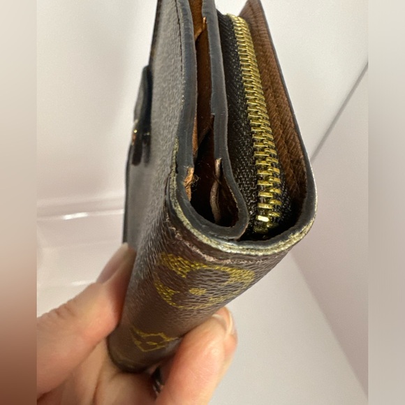 Louis Vuitton Monogram Bifold Compact Wallet w/ Zip Around Coin Compartment - Picture 9 of 17